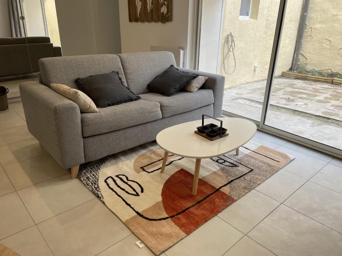 Appartement Climatise Avec Cour En Centre Ville كارْبُنْترا المظهر الخارجي الصورة